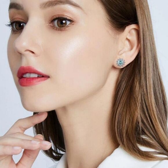 Beautiful Certified 2CT Moissanite Sunflower Luxury Blue Green Stud Earrings - Picture 7 of 8